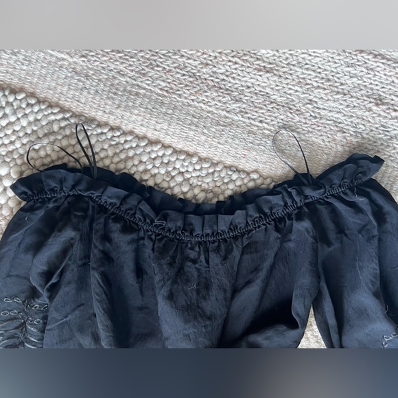 Keepsake the Label Off-shoulder Black Blouse - Picture 6 of 6